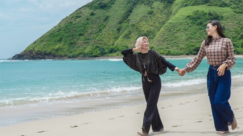 Sewa Mobil Matic di Pantai Mawun